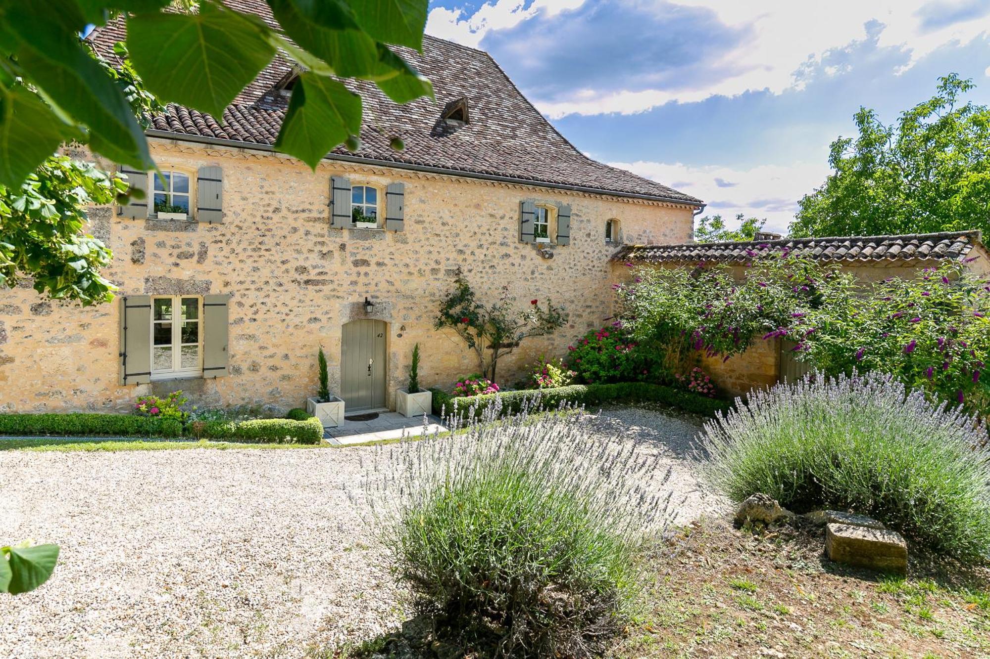 La Maison Louverie Pontours Exterior photo