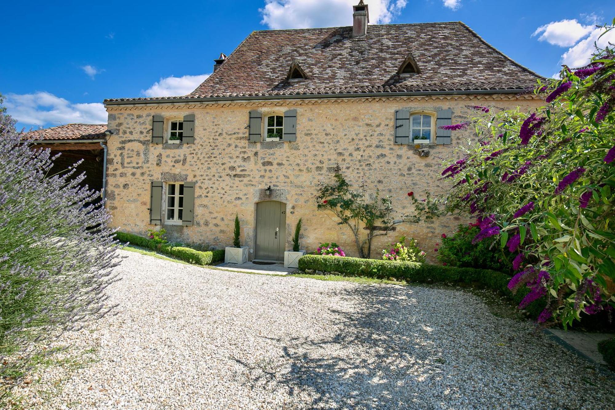 La Maison Louverie Pontours Exterior photo