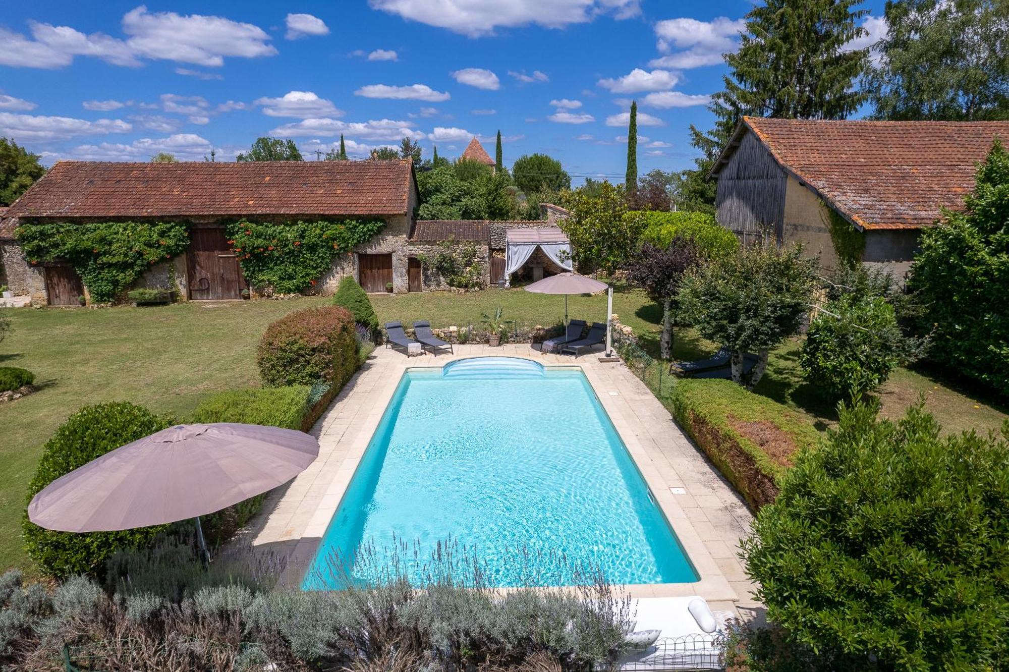 La Maison Louverie Pontours Exterior photo