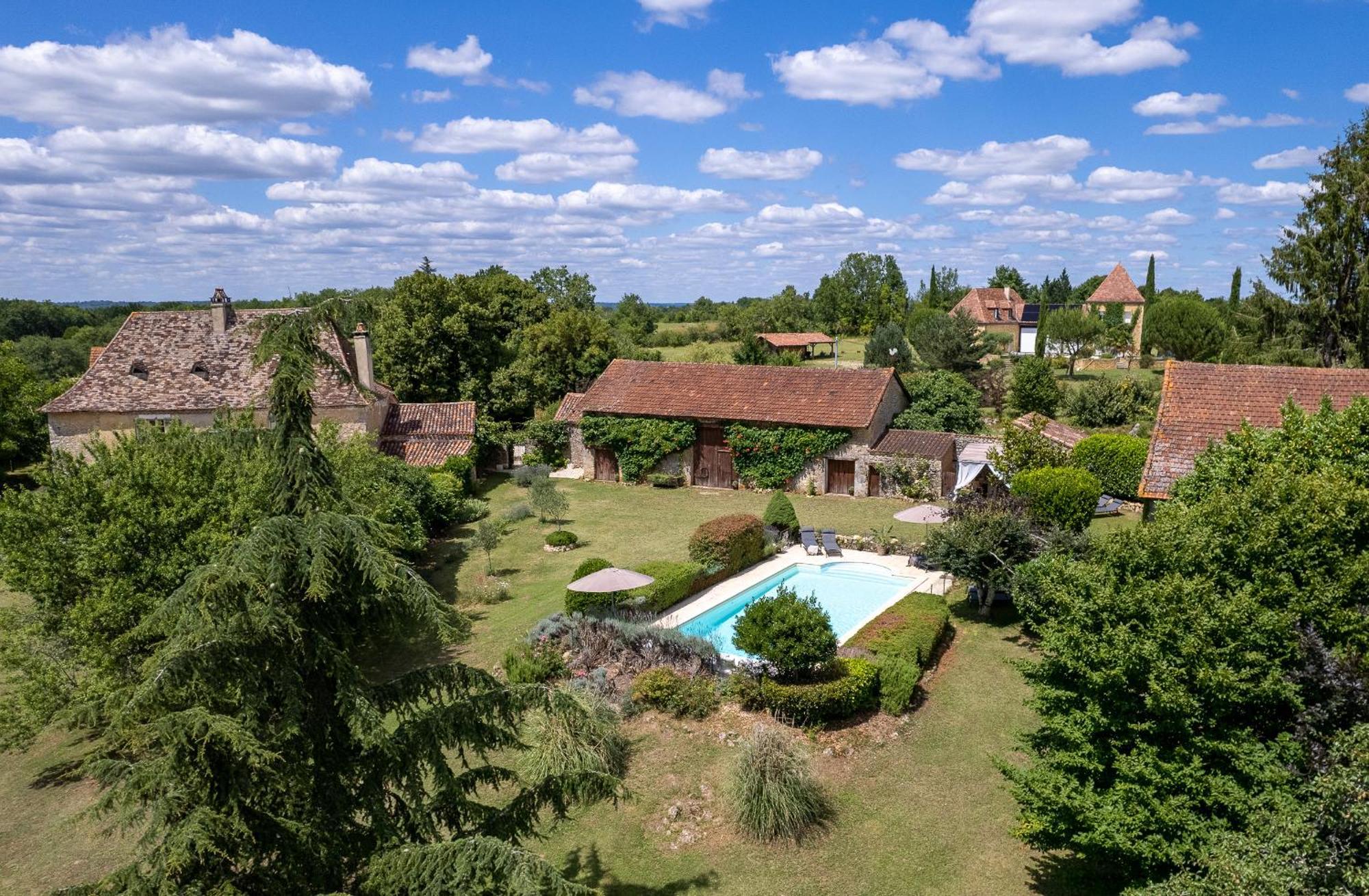 La Maison Louverie Pontours Exterior photo