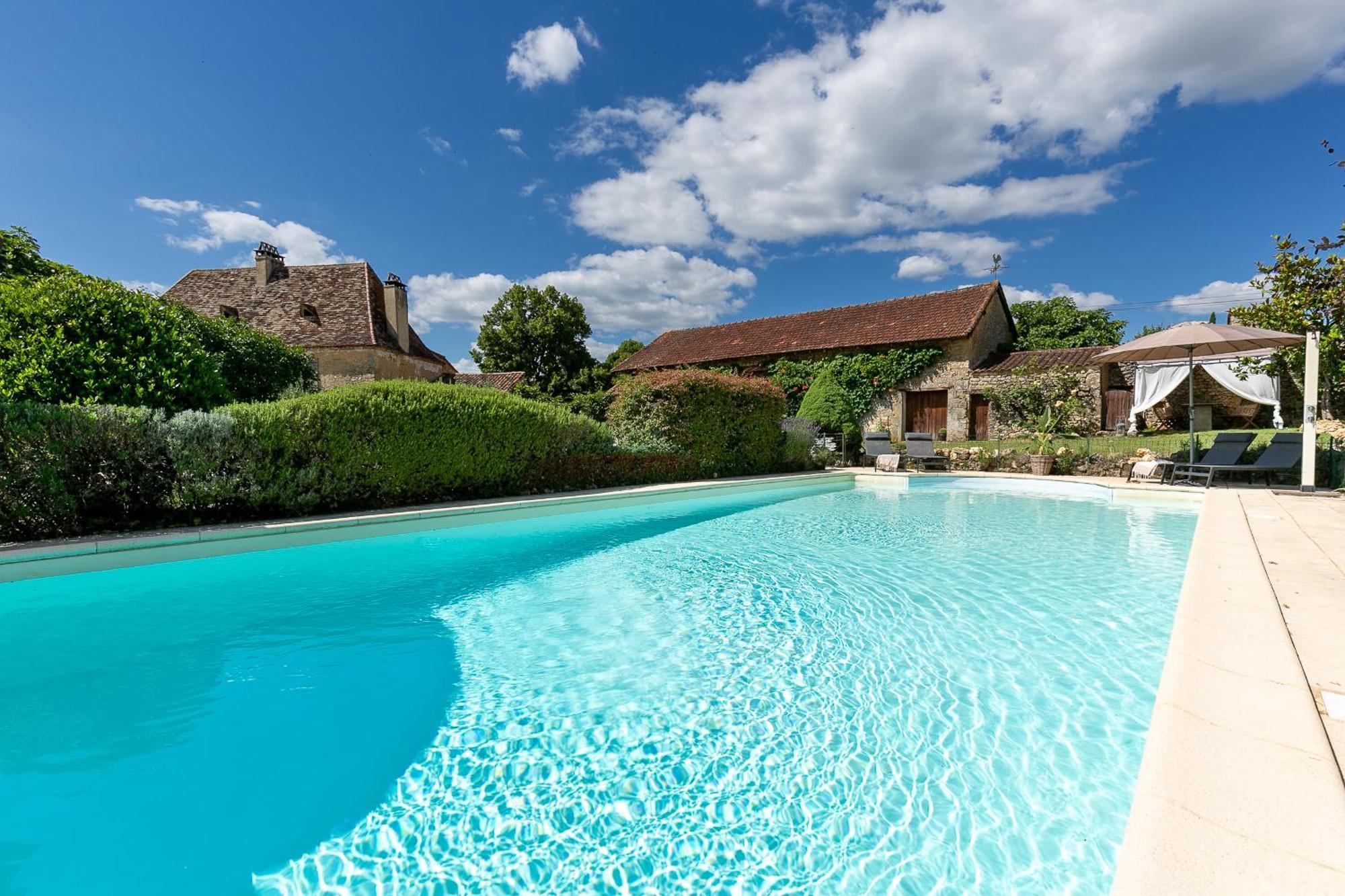 La Maison Louverie Pontours Exterior photo
